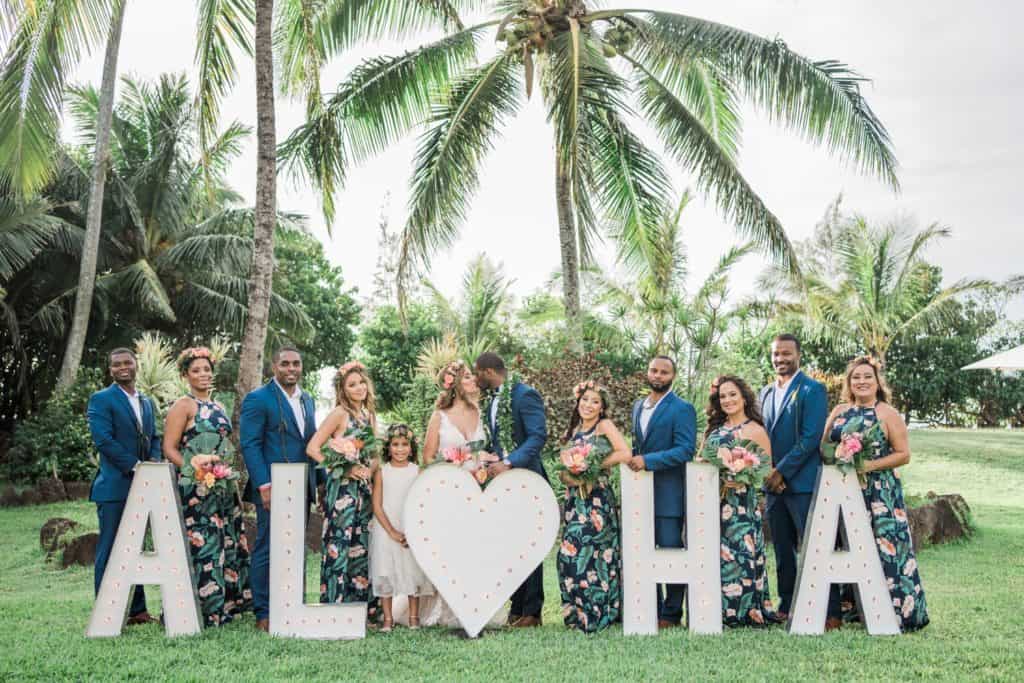 hawaii wedding venue loulu palms tropical aloha sign