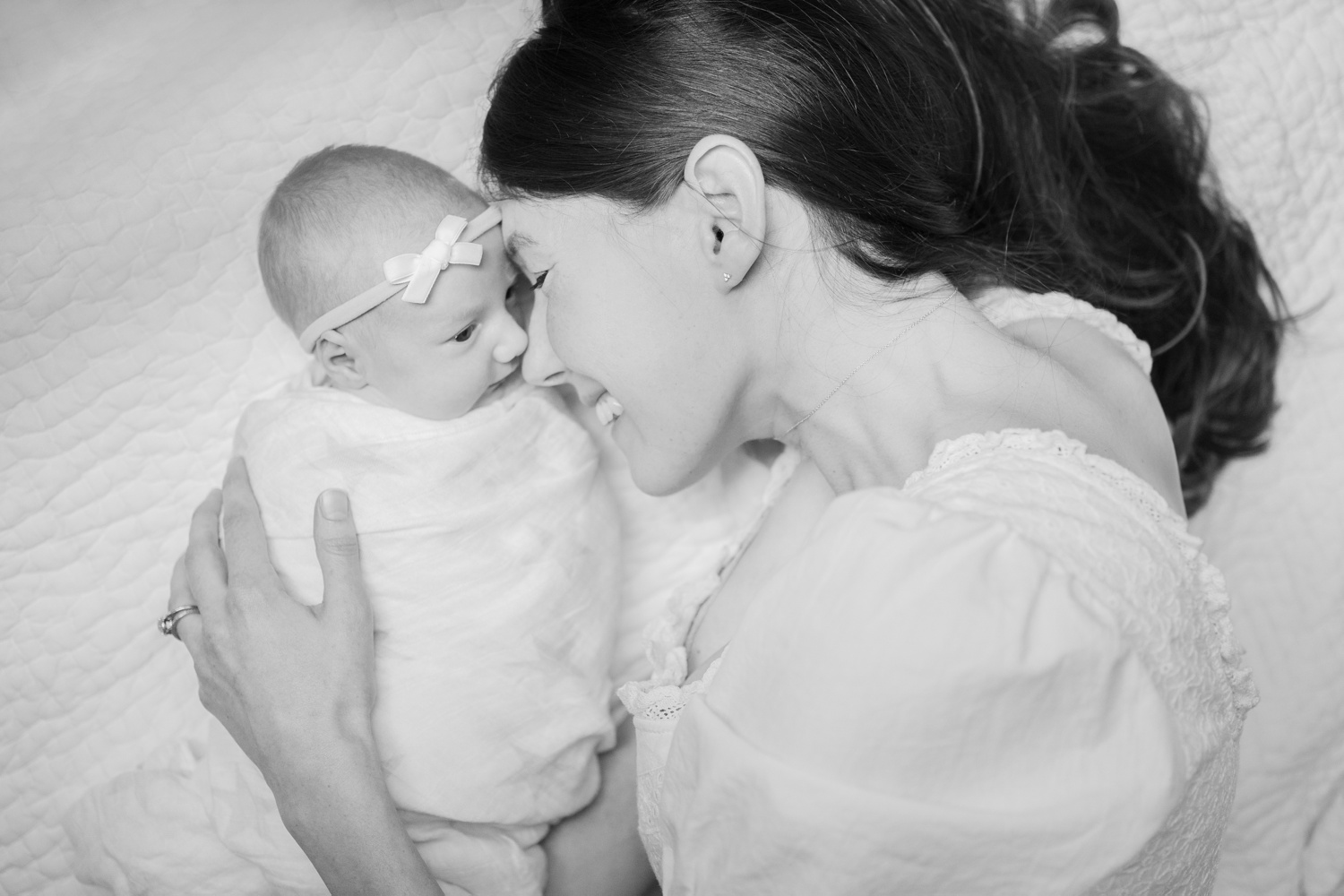 raleigh newborn photographer rae marshall - mom with newborn