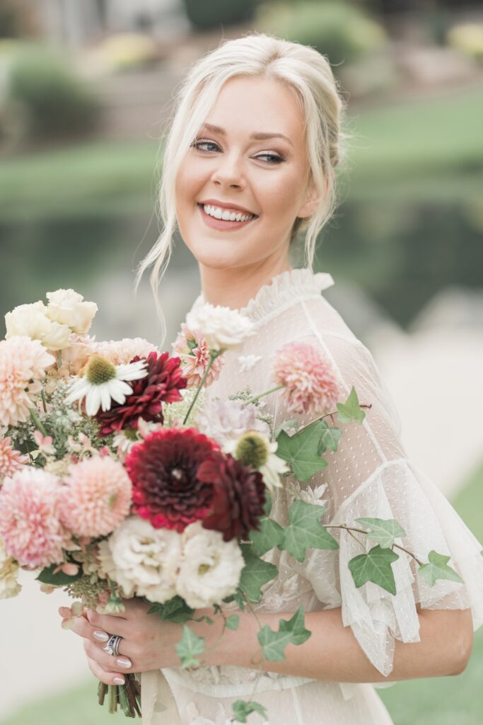 raleigh wedding photographer rae marshall - bridal portraits at oaks at salem
